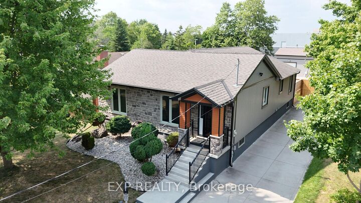 Property Photo: 17 Greenfield Court ON N6E 1K9