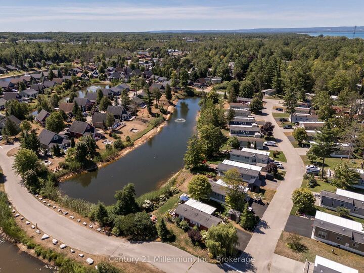 Photo de la propriété:  19 White Pines Trail  ON L9Z 1X7 