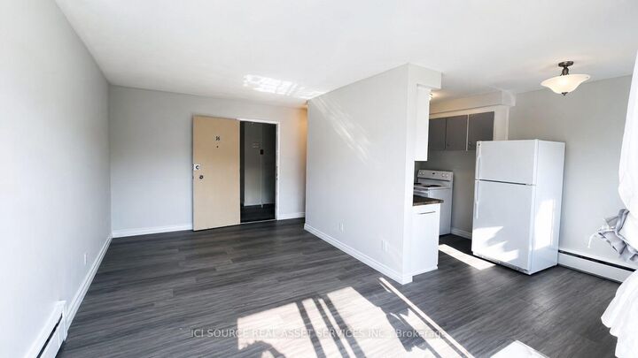 Property Photo: 333 Gibb Street 16 ON L1J 1Z1