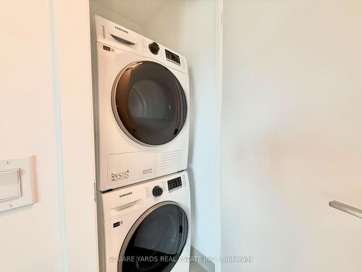 Property Photo:  21 Meadowvale Road 801  ON L4K 0H6 