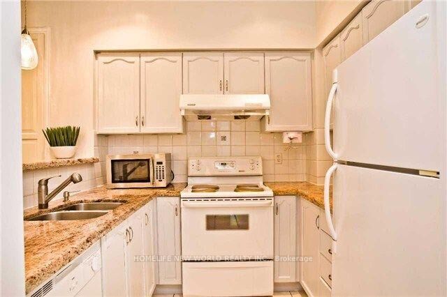 Property Photo: 21 St. Moritz Way 12 ON L3R 4G4
