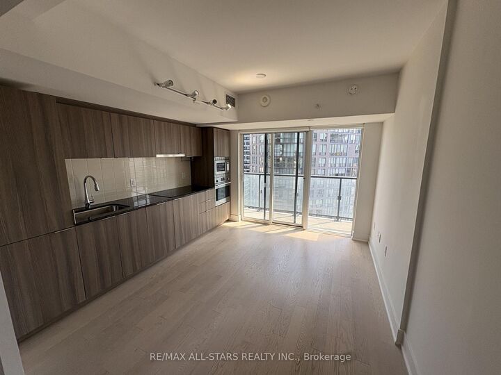 Property Photo: 955 Bay Street 2102 ON M5S 2A2