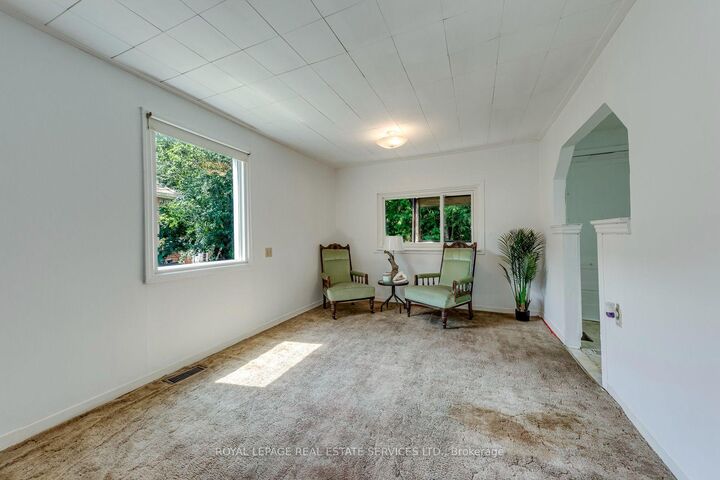 Property Photo: 10 Thatcher Avenue ON M1M 2M2
