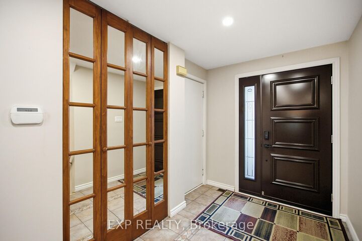 Property Photo: 42 Valley Ridge Street ON K2E 7W2
