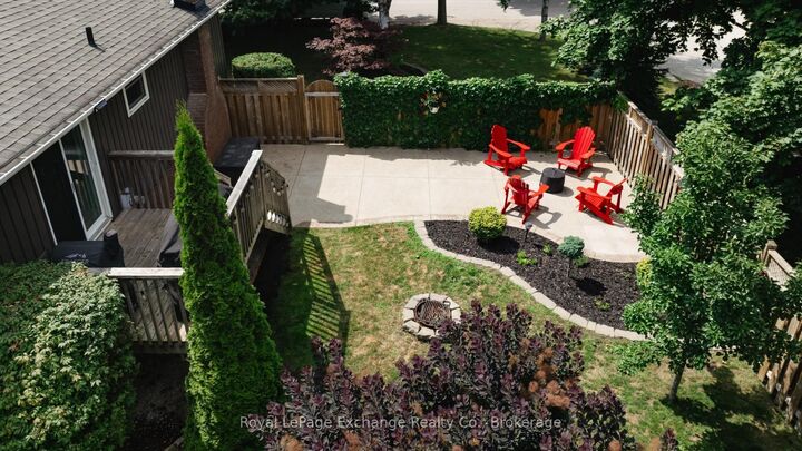 Property Photo:  29 Anne Marie Crescent  ON N2Z 2N1 