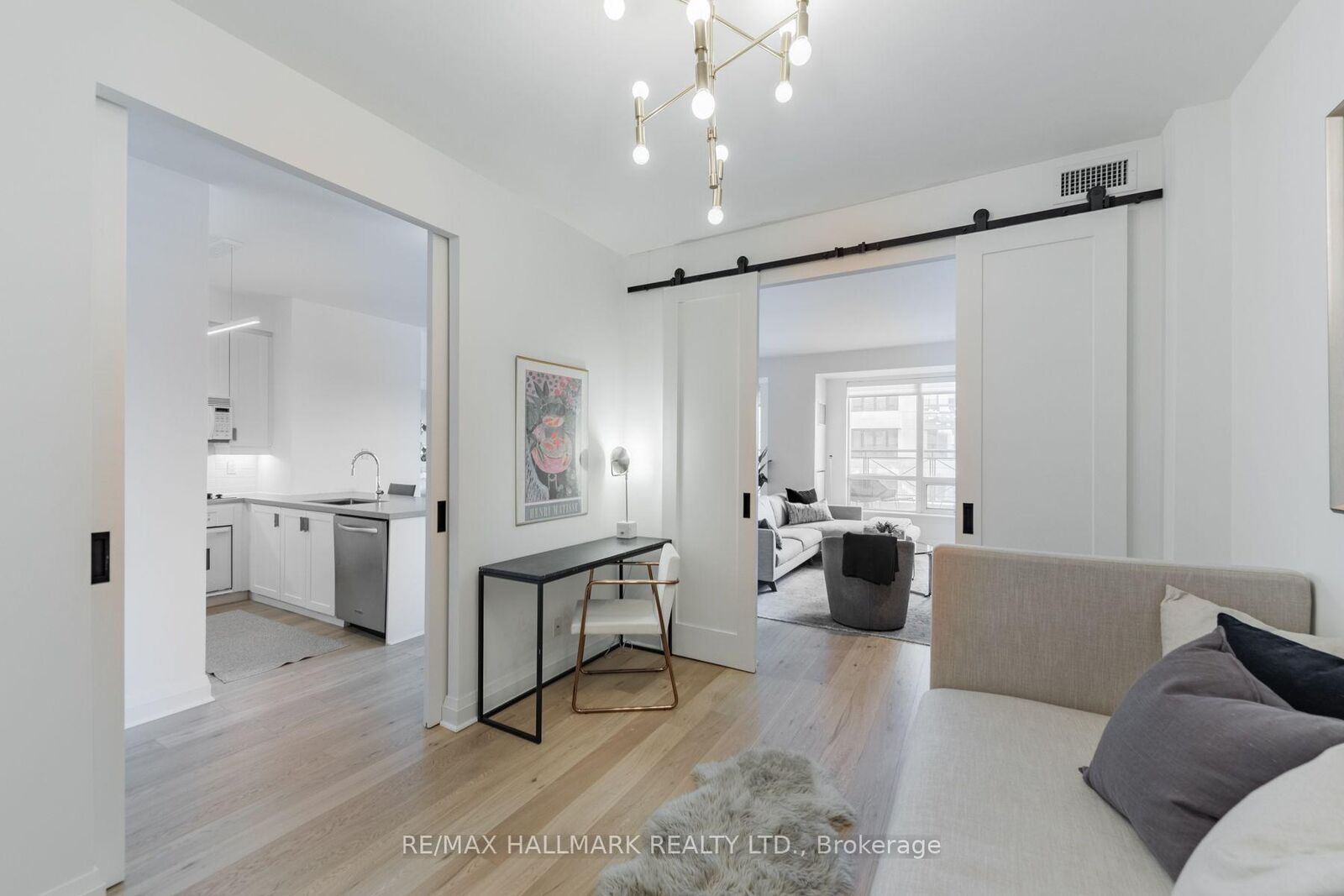 Property Photo: 20 Scrivener Square 502 ON M4W 3X9