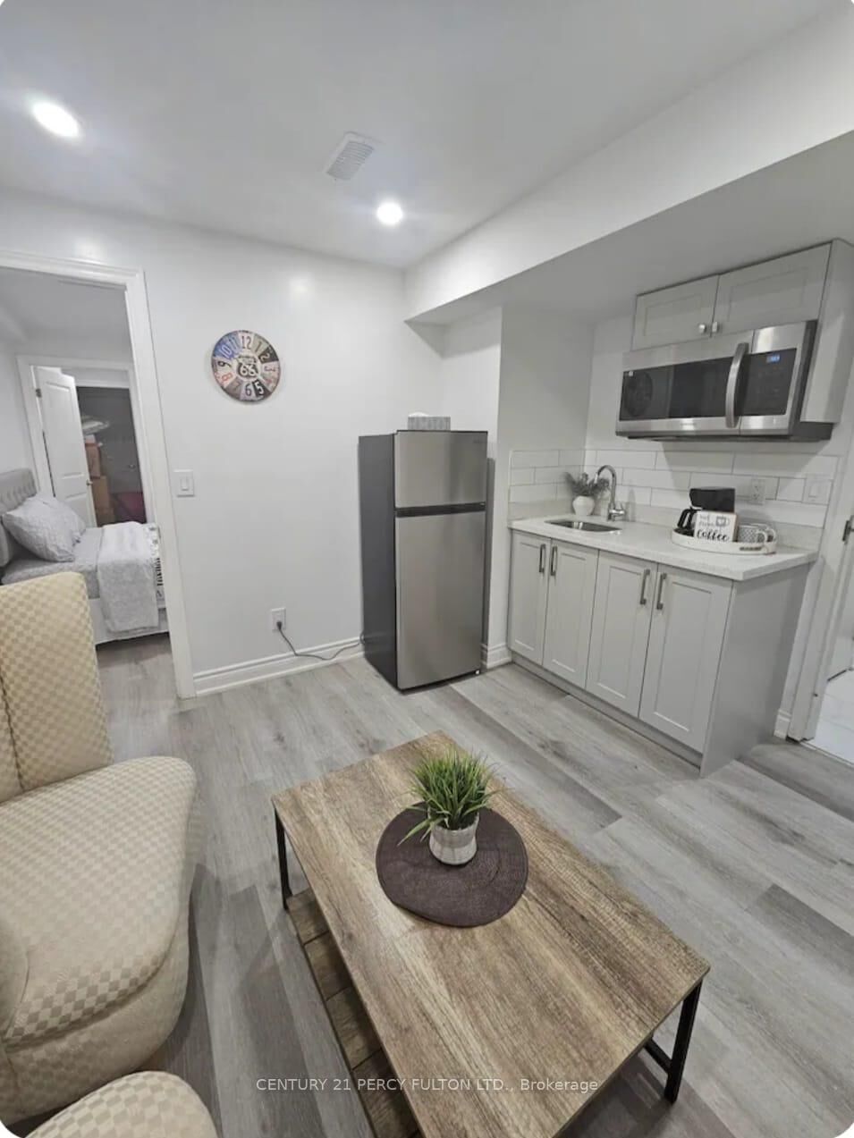 Property Photo:  54 Baycliffe Drive 1  ON L1P 0B2 