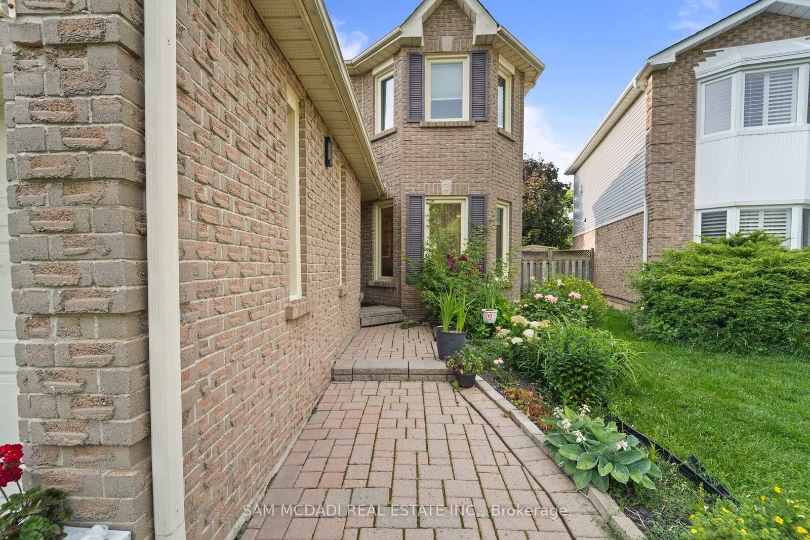 Property Photo:  6251 Saltmarsh Court  ON L5N 5V9 