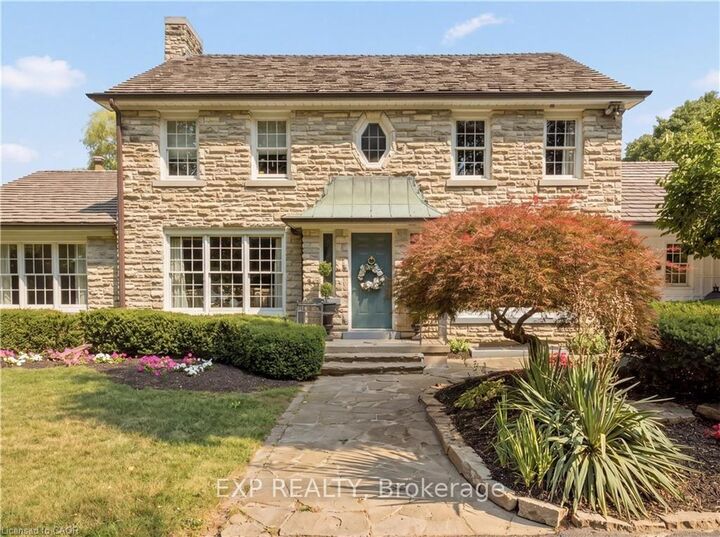 Property Photo: 290 Bridgeport Road E ON N2J 2L1