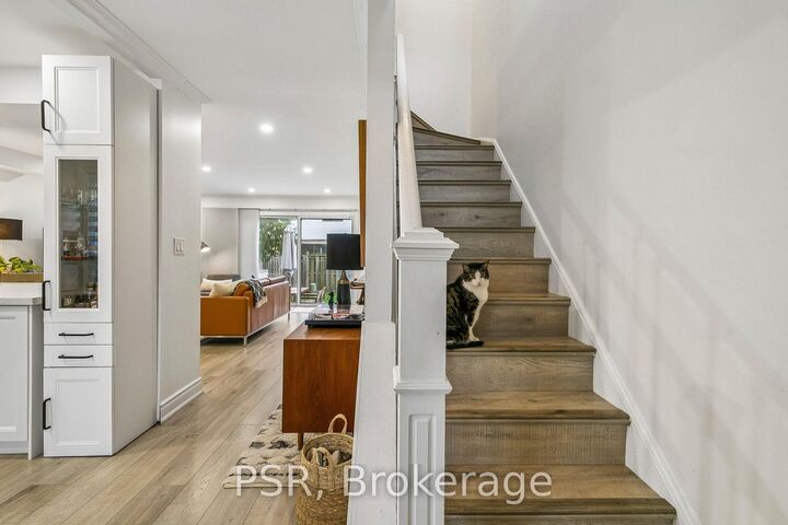 Property Photo:  6540 Falconer Drive 104  ON L5N 1M1 