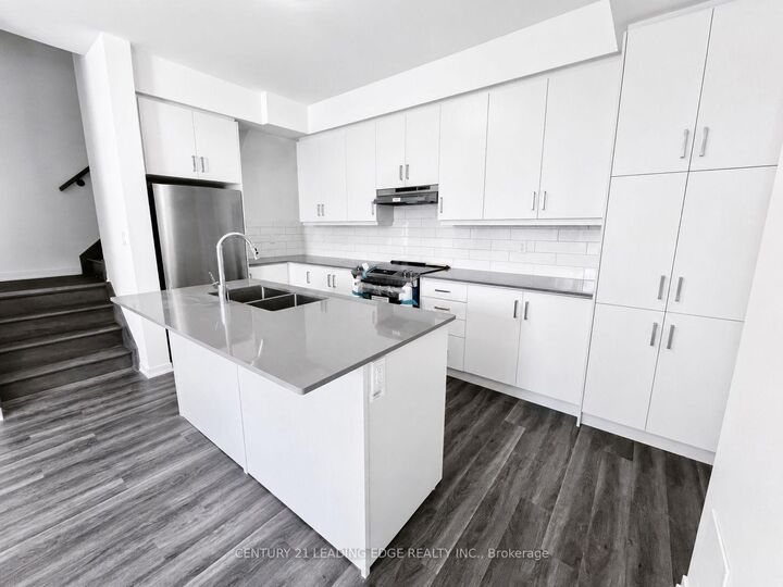 Property Photo:  11 Almond Blossom Mews 137  ON L4K 5Z8 