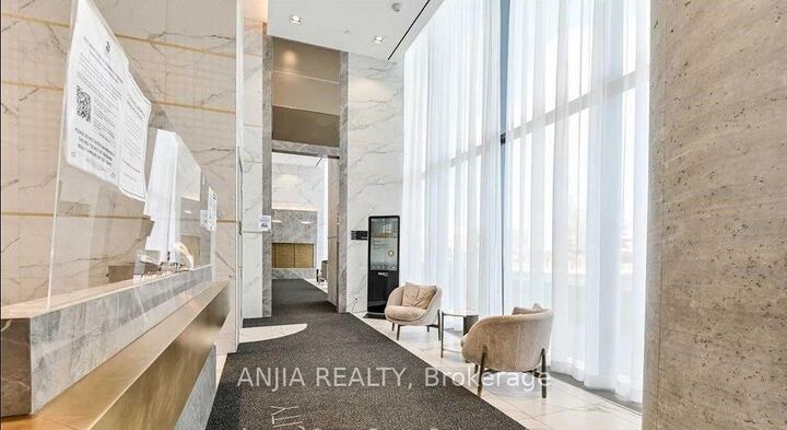 Property Photo:  898 Portage Parkway 2206  ON L4K 0J6 