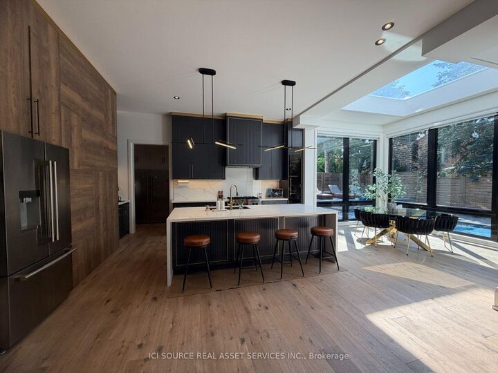 Property Photo: 211 Kennedy Street W ON L4G 2L9