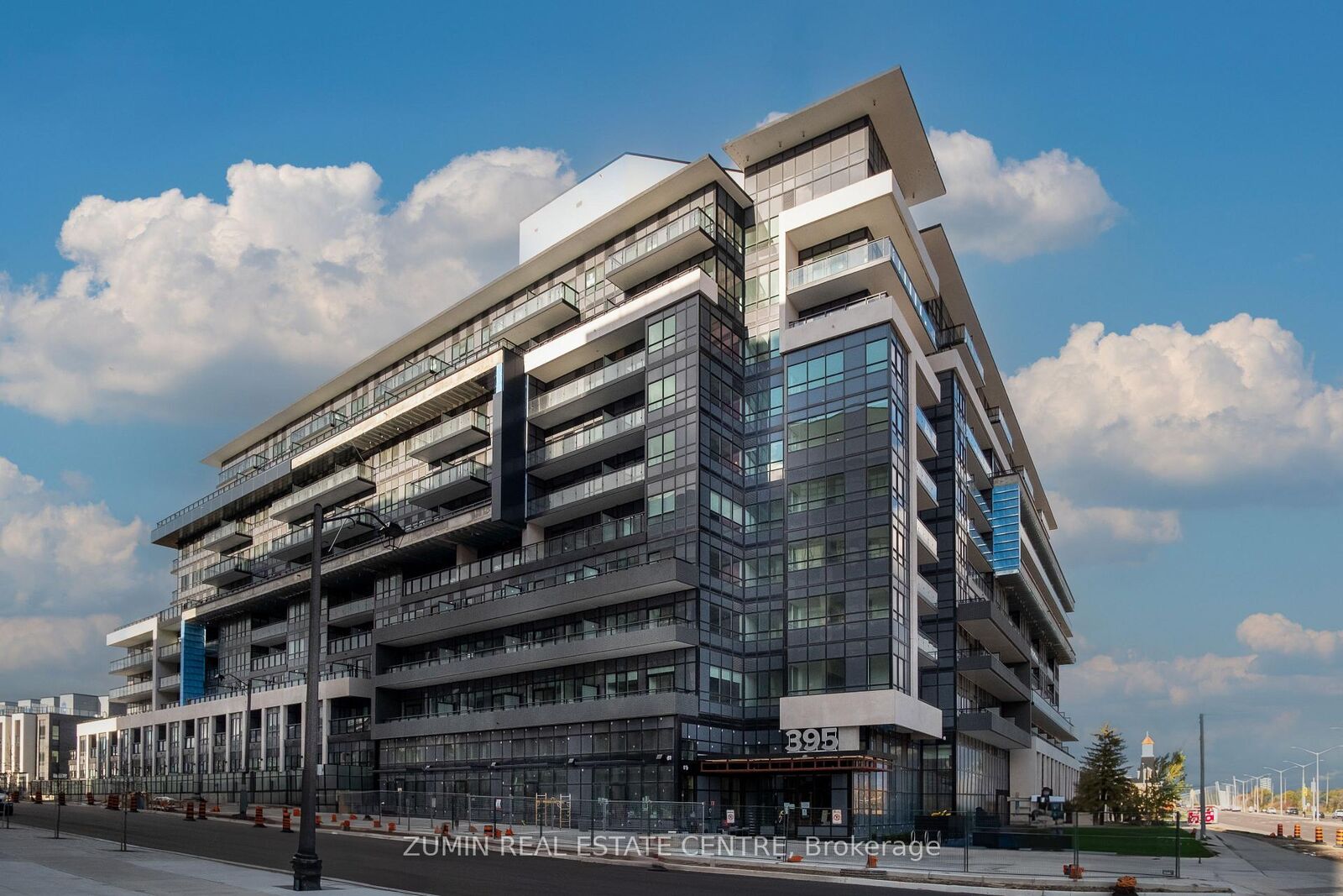 Property Photo:  395 Dundas Street W 110  ON L6M 5R8 