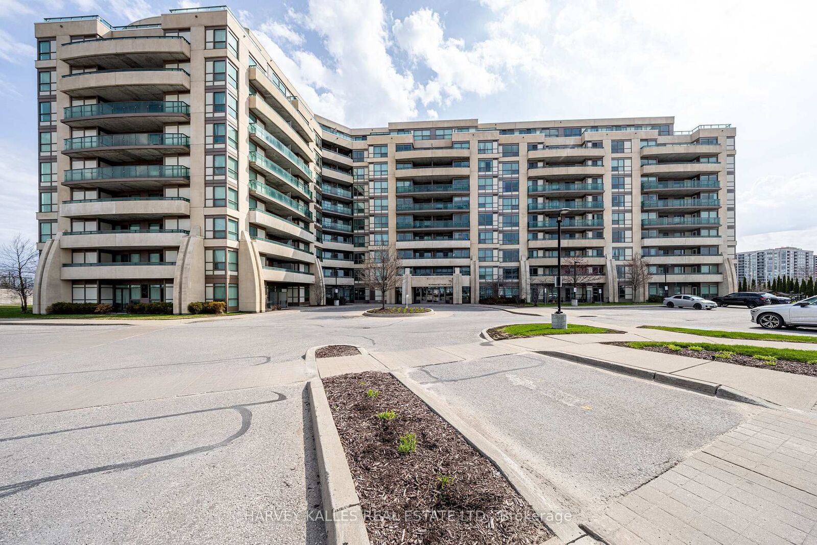 Property Photo:  75 Norman Bethune Avenue 317  ON L4B 0B6 