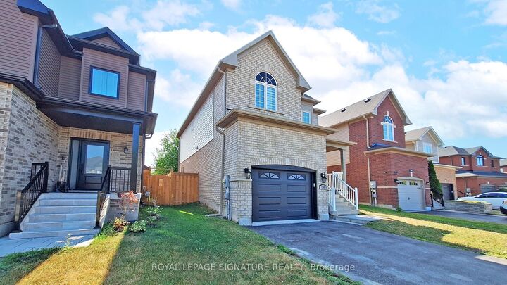 Property Photo:  138 Sun King Crescent  ON L4M 0E5 