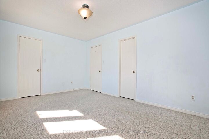 Property Photo:  1814 Woodgate Court  ON L1G 7Z1 