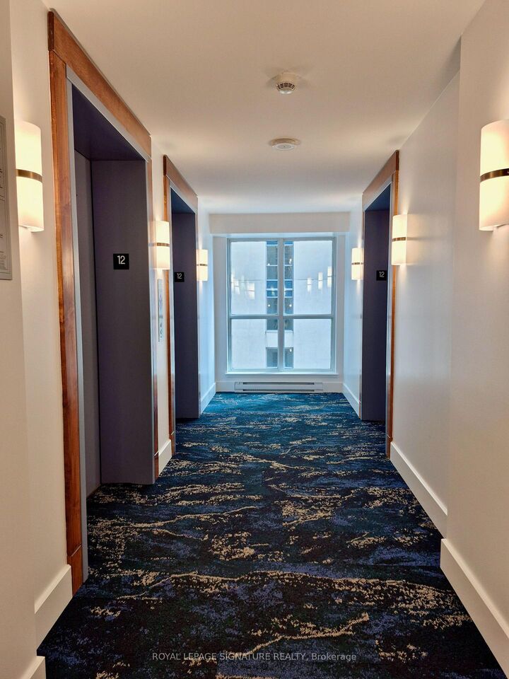 Property Photo: 242 Rideau Street 1208 ON K1N 0B7