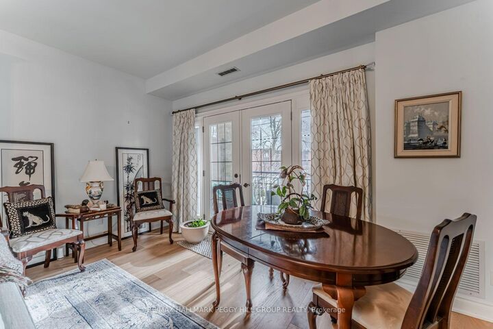Property Photo:  200 Collier Street 104  ON L4M 1H7 