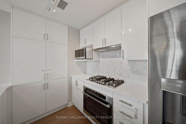 Property Photo:  530 De Mazenod Avenue 610  ON K1S 5W8 