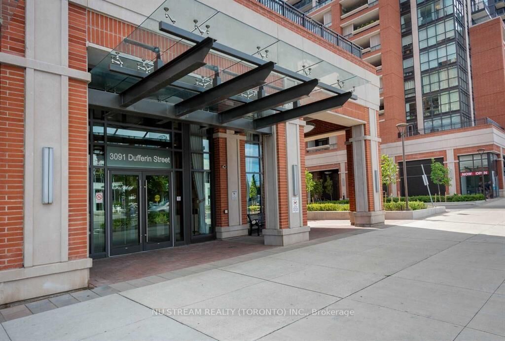 Property Photo:  3091 Dufferin Street 613  ON M6A 0C4 