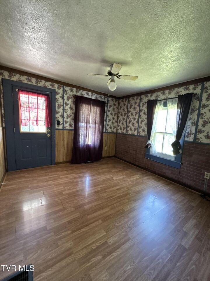 Property Photo: 713 Rollers Alley TN 37620