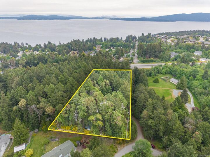 Property Photo: 721 Noowick Rd BC V8H 1B5