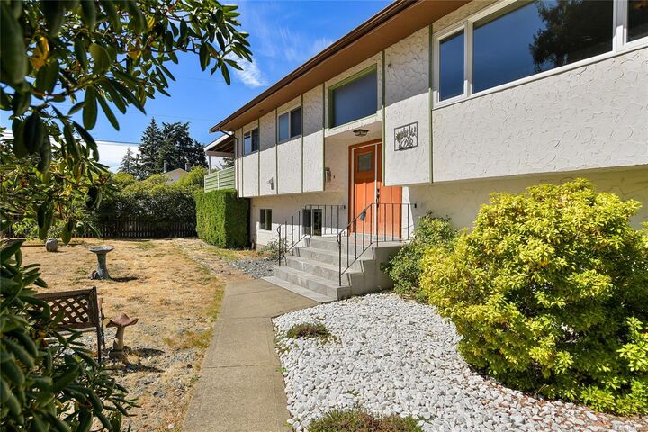 Property Photo: 628 Mount View Ave BC V9B 2B5
