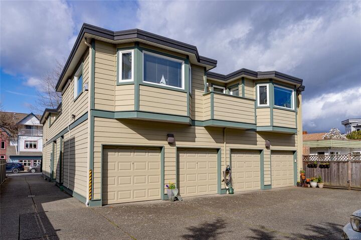 Property Photo:  9725 Fourth St #204  BC V8L 2Y8 