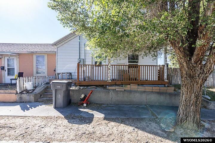 Property Photo: 816 6th Street WY 82901