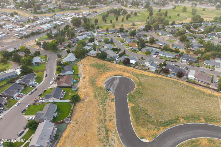 Property Photo: 606 Ruby Ct WA 98930