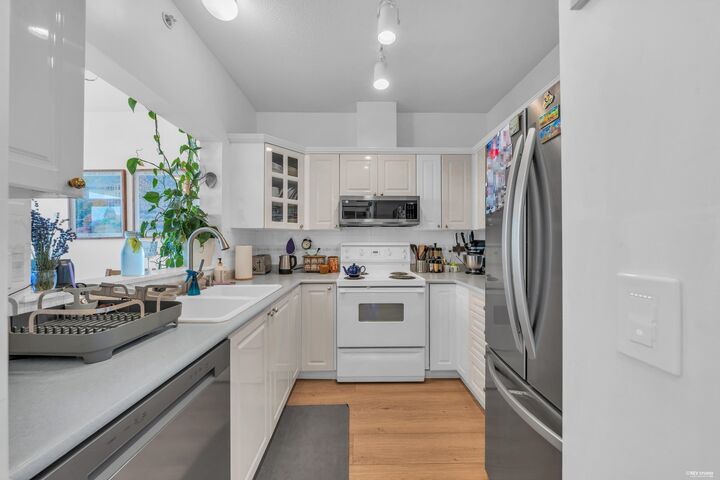 Property Photo:  160 W Keith Road 802  BC V7M 3M2 