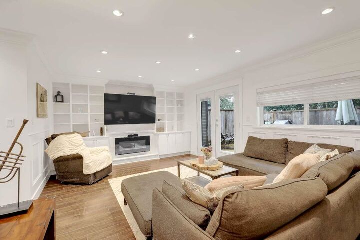 20945 Camwood Avenue 8 — photo 1