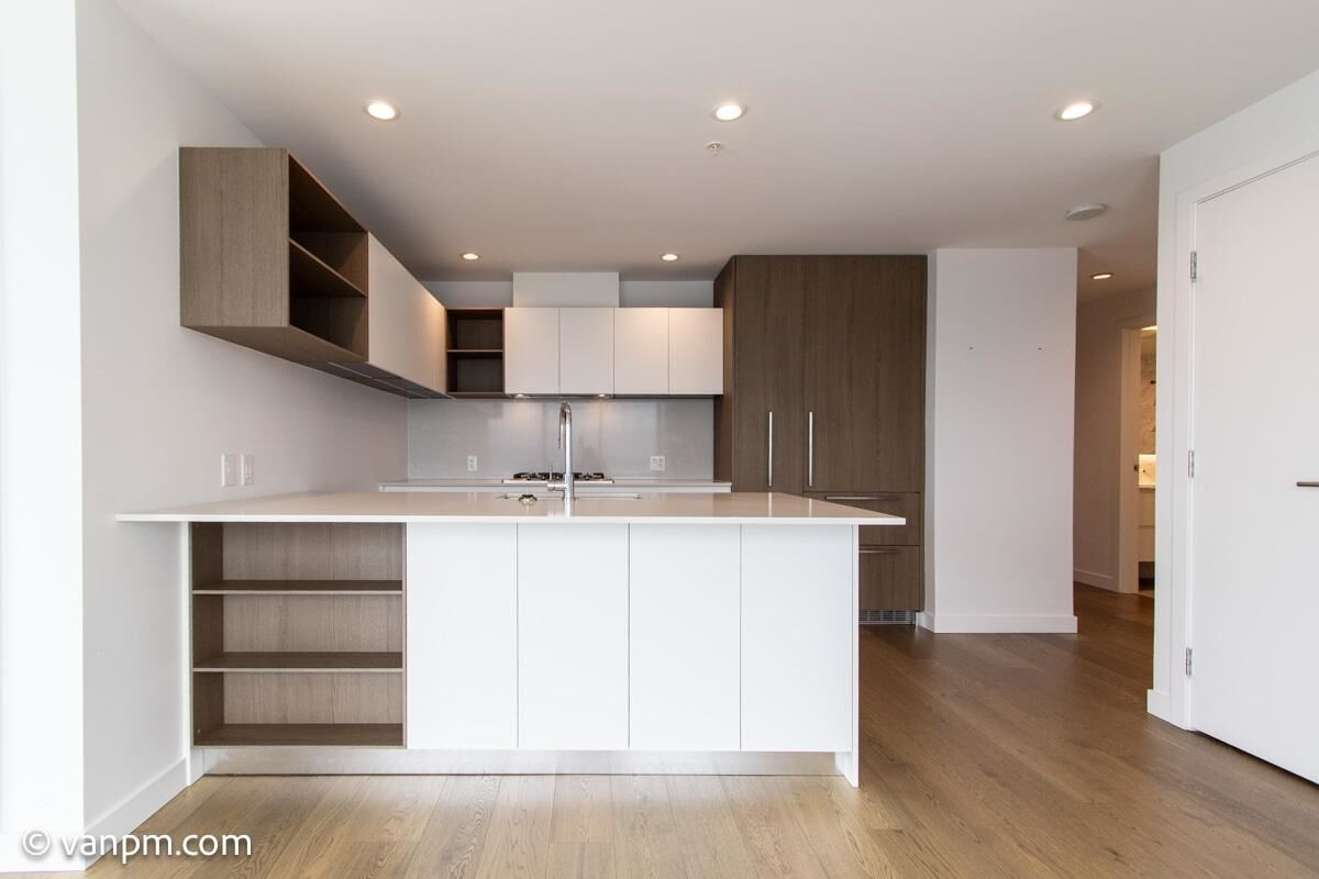 Property Photo: 6000 McKay Avenue 2908 BC V5H 0K2