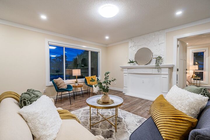 Property Photo: 27036 28 Avenue BC V4W 3E5