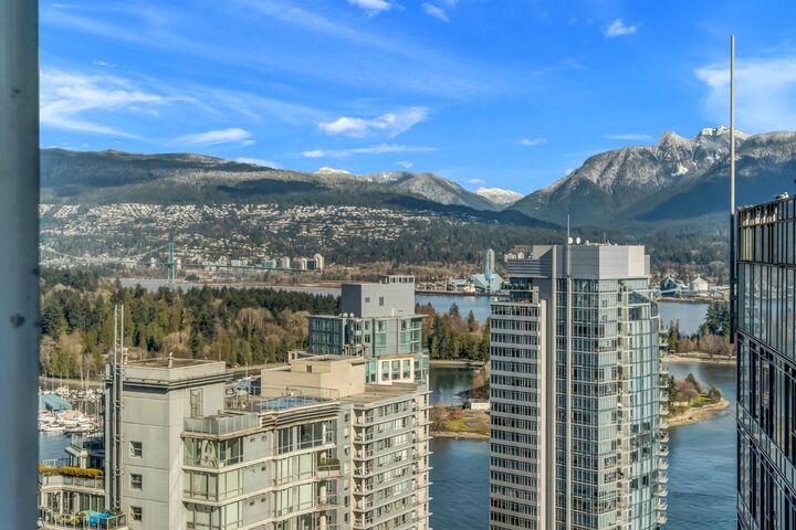 1189 Melville Street 3403 — photo 1