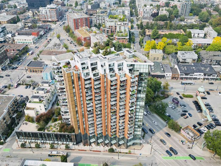 285 E 10th Avenue 1806 — photo 1