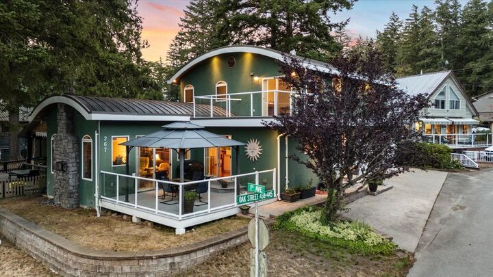 Property Photo: 267 First Avenue BC V2R 4Z4