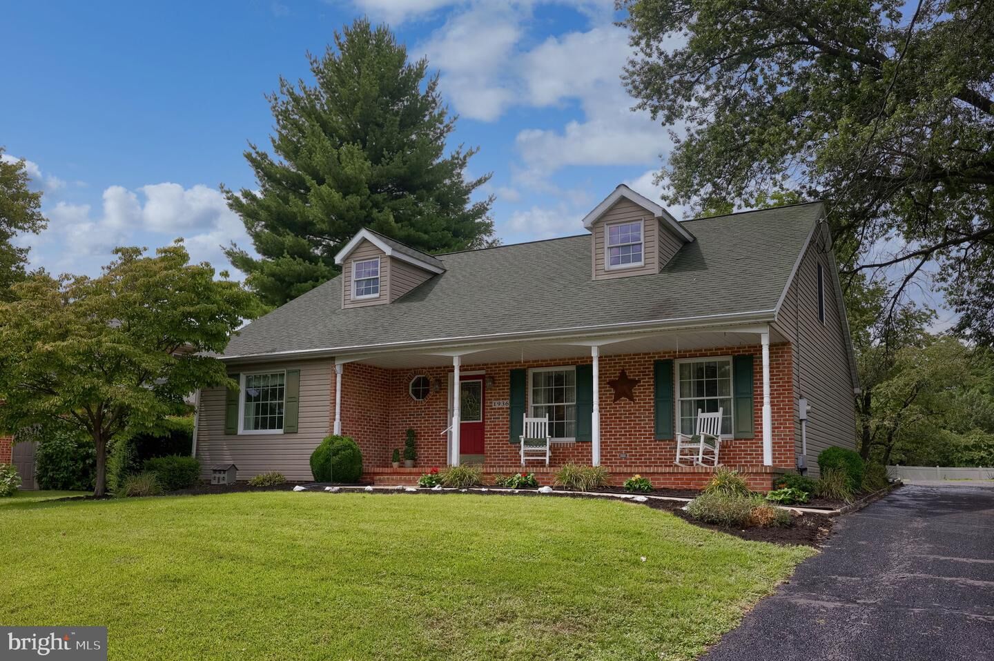 Property Photo:  1936 Duella Court  PA 17404 