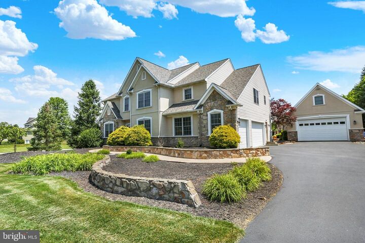 Property Photo:  804 Stonybrook Lane  PA 17339 