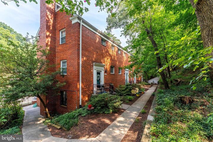 Property Photo:  3507 Valley Drive  VA 22302 