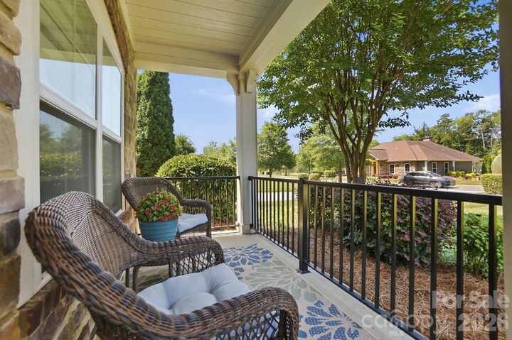 Property Photo: 1100 Avalon Place NC 28104