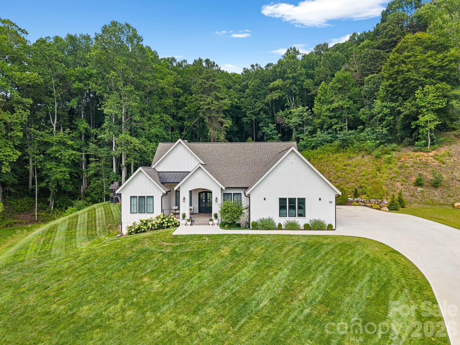 Property Photo: 30 Bridgeway Drive NC 28715