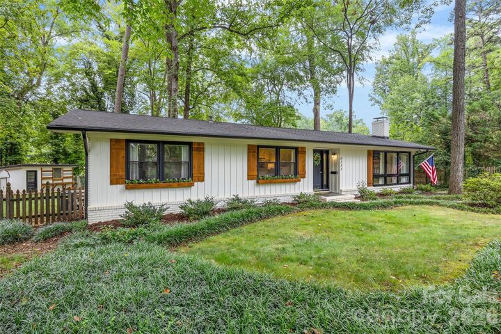 Property Photo: 6233 Rose Valley Drive NC 28210