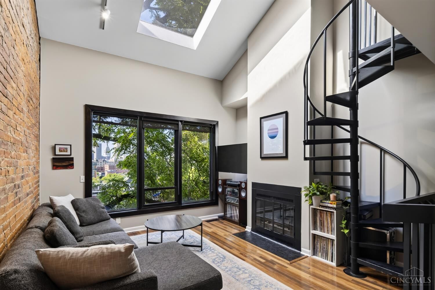 Property Photo: 331 Milton Street OH 45202