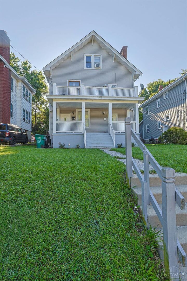 Property Photo: 830 Harris Avenue OH 45205