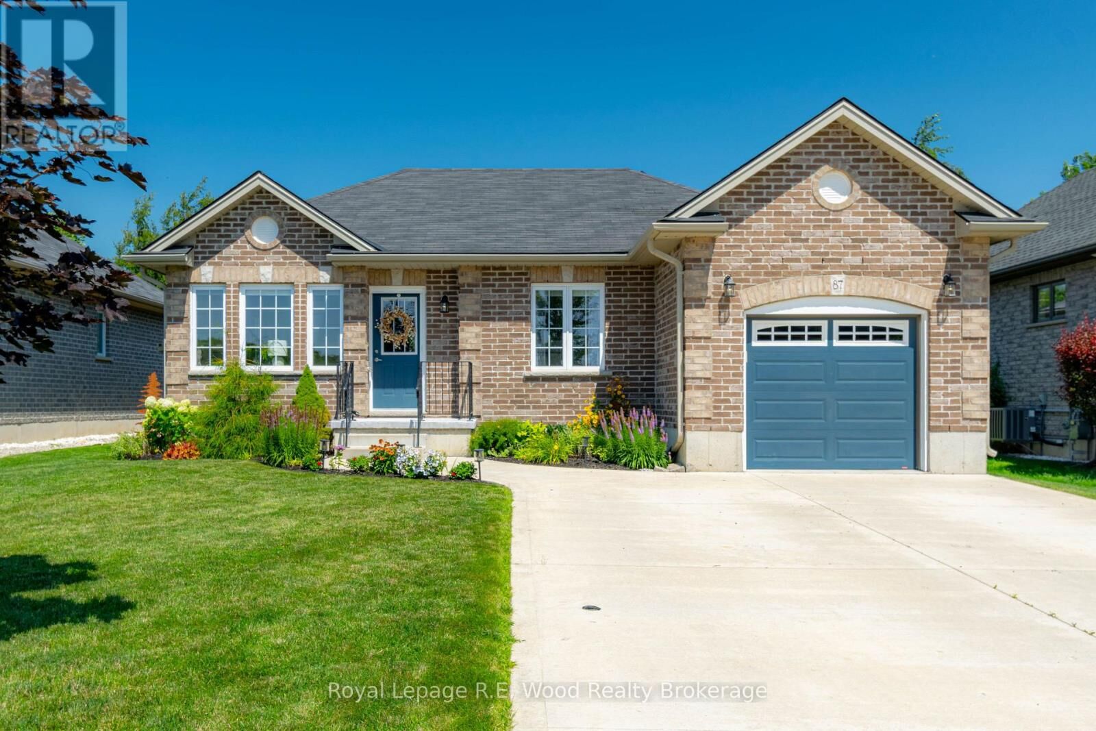 Property Photo:  87 Irving Drive  ON N0J 1P0 