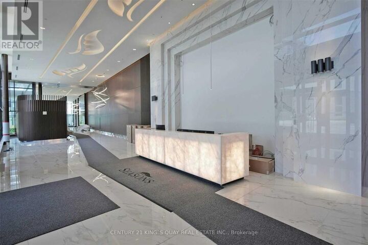 Property Photo: 85 McMahon Drive 3701 ON M2K 0H1