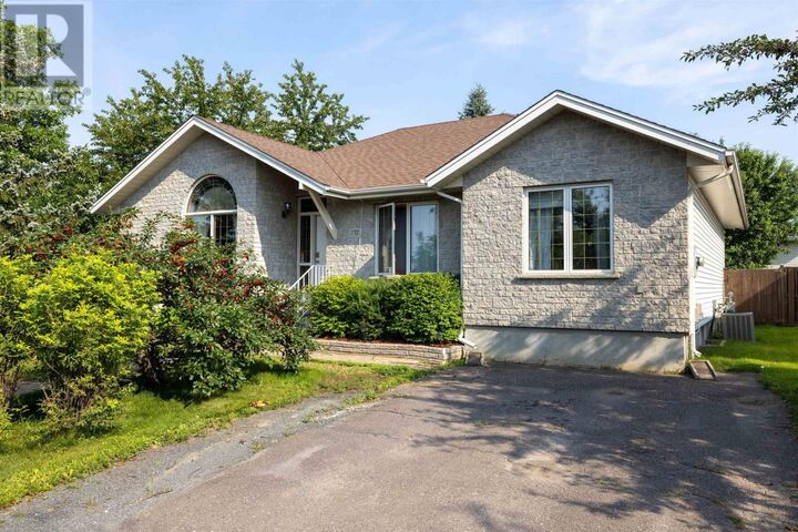 757 Porcupine Blvd — photo 1
