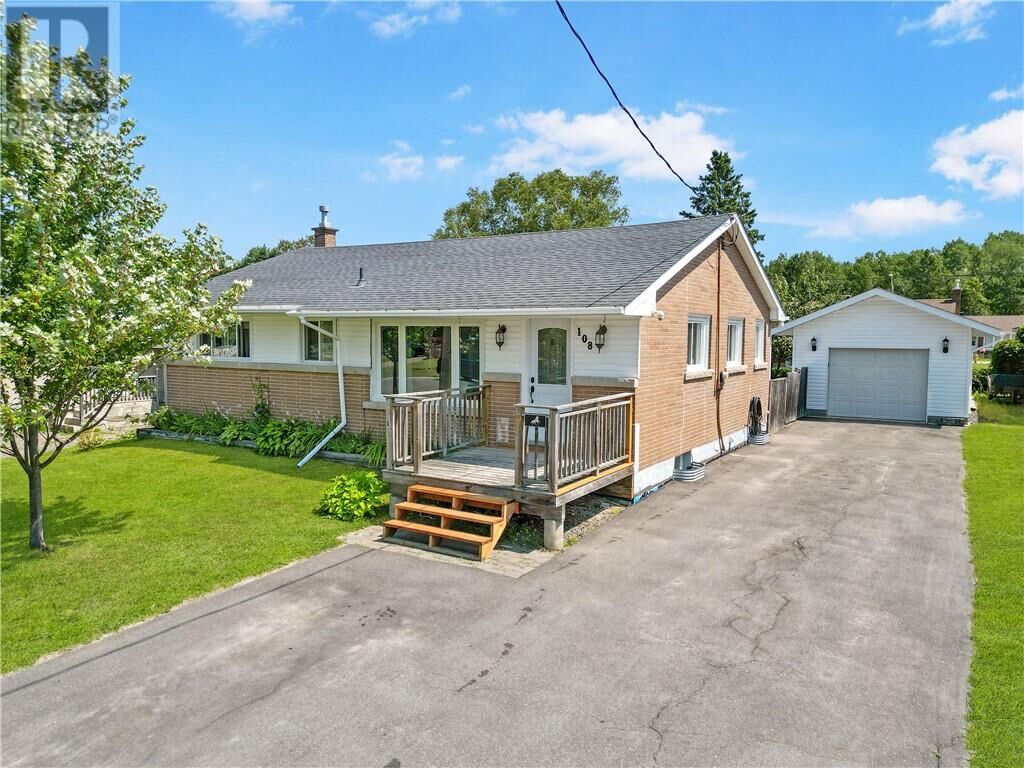 Photo de la propriété: 108 Dennie Street ON P0M 1H0